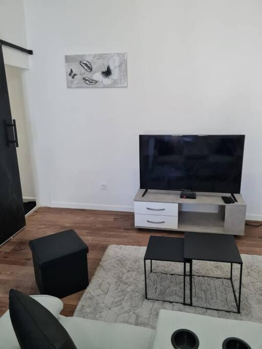 Appartement Moderne, 5 Min Du Centre Ville A Pied Béziers Esterno foto